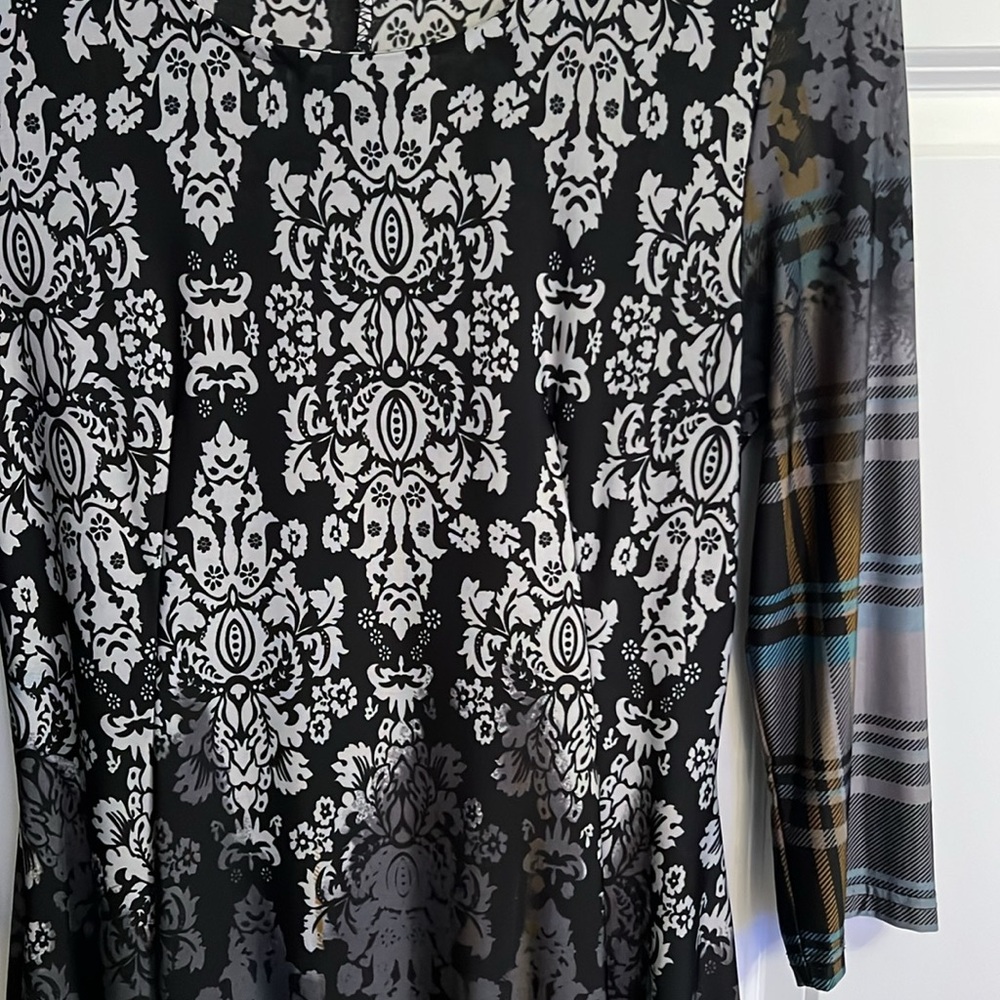 Patterned Handkerchief Dress - Picture 11 of 15